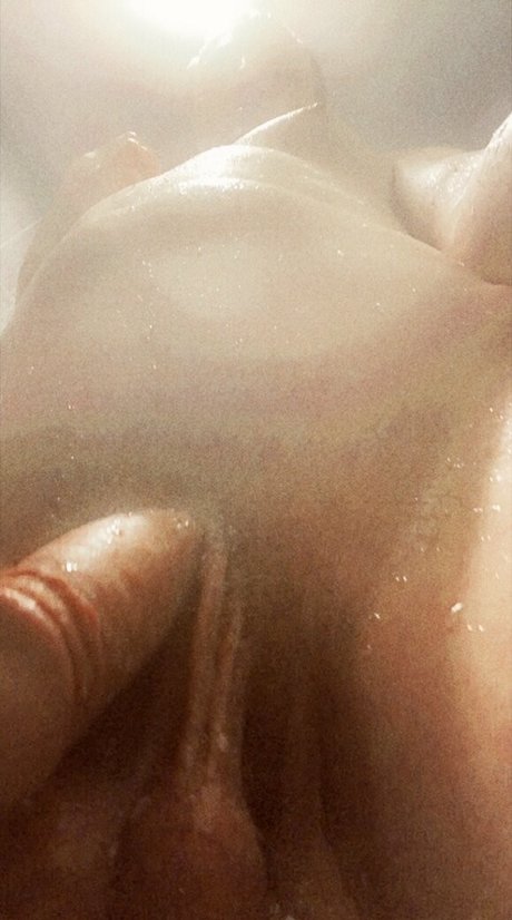 skylarkayerose onlyfans model photos