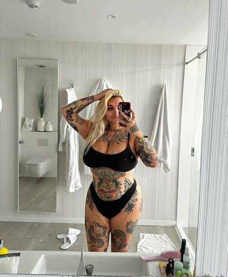 stupiderandhotter onlyfans content