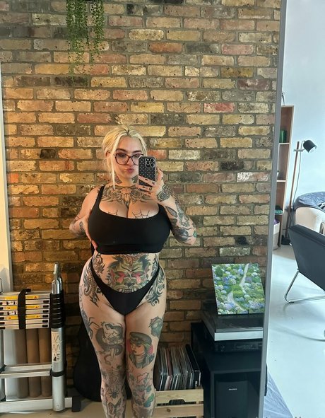 stupiderandhotter naked onlyfans pics