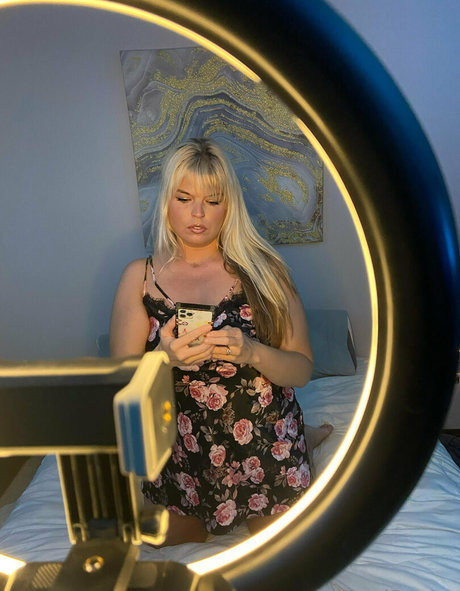 roxirenay only fans naked