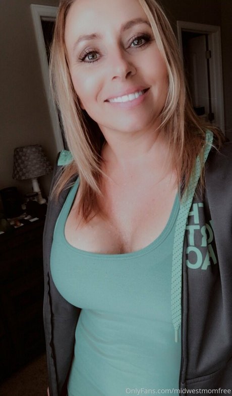 midwestmomfree onlyfans nudes leaks
