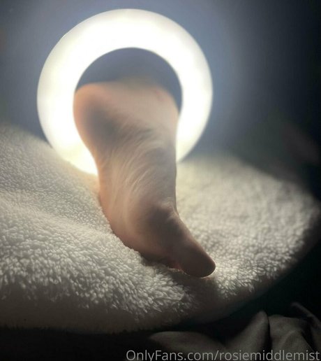 rosiemiddlemist nude only fans