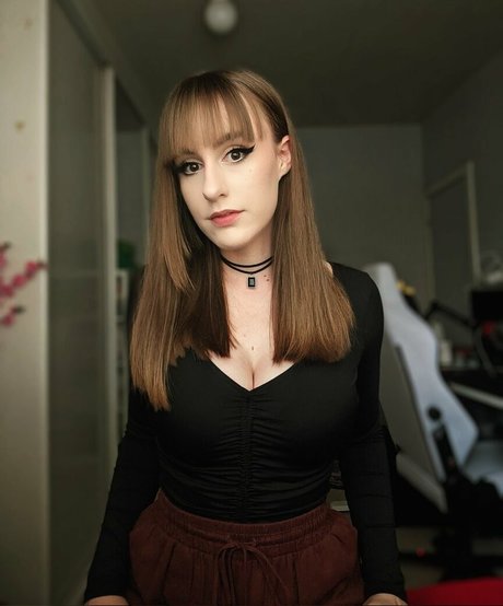 RaeRaeSenpai onlyfans topless