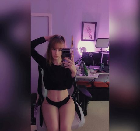 RaeRaeSenpai onlyfans sex tape