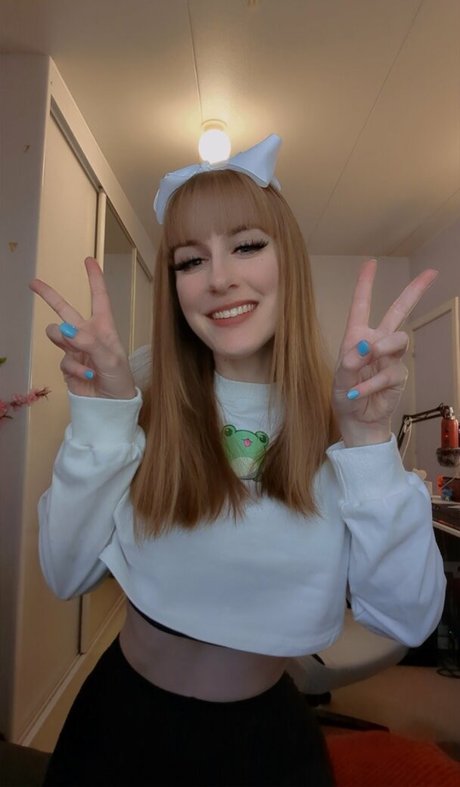 RaeRaeSenpai onlyfans lesk