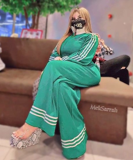 MekSarrah naked onlyfans pics