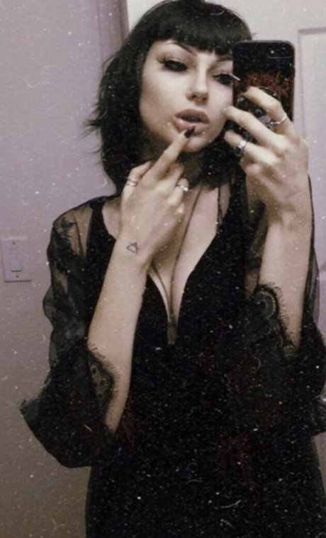 Fleshf1y nude on onlyfans