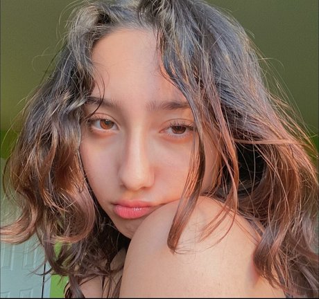 Sabrina Pezeshkian nude onlyfans leak