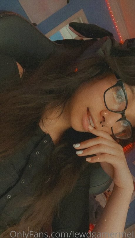 lewdgamermel onlyfans de