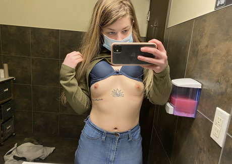 alexa kiss onlyfans posts