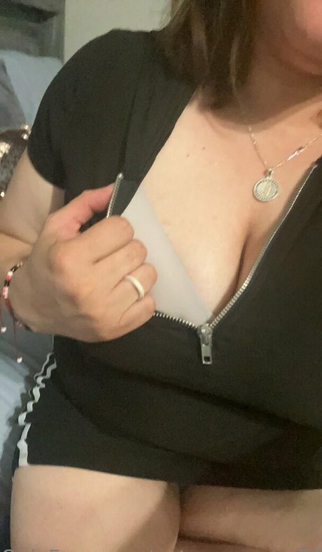 notyourqueen86 onlyfans content leaked