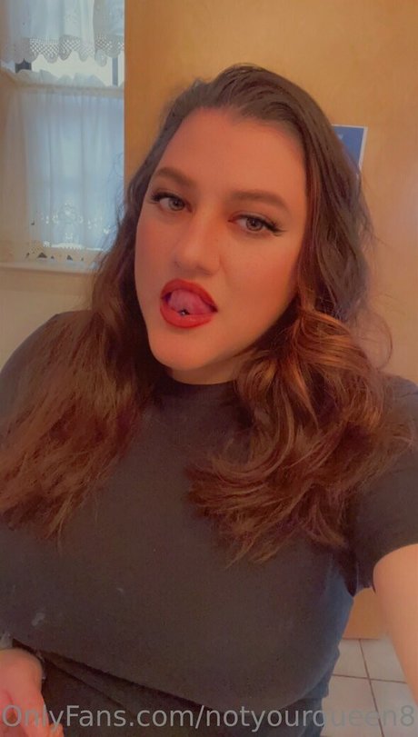 notyourqueen86 onlyfans leaks.