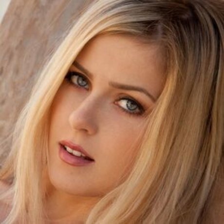 Abigaile Johnson desnuda onlyfans