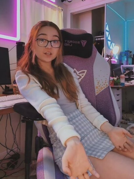 Lyssaurora onlyfans explicit content