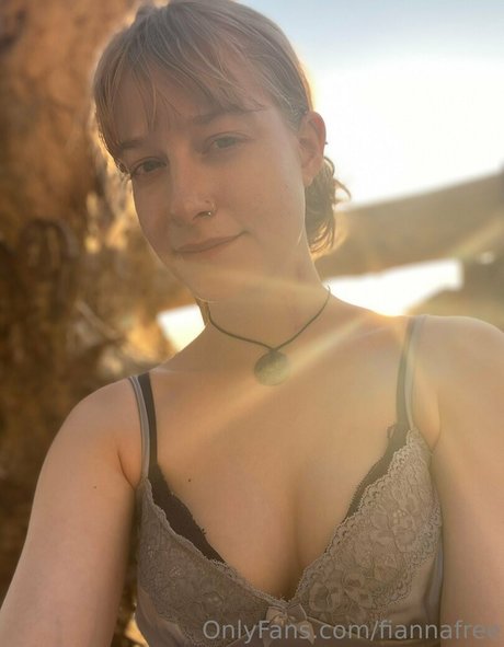 fiannafree naked onlyfans leak