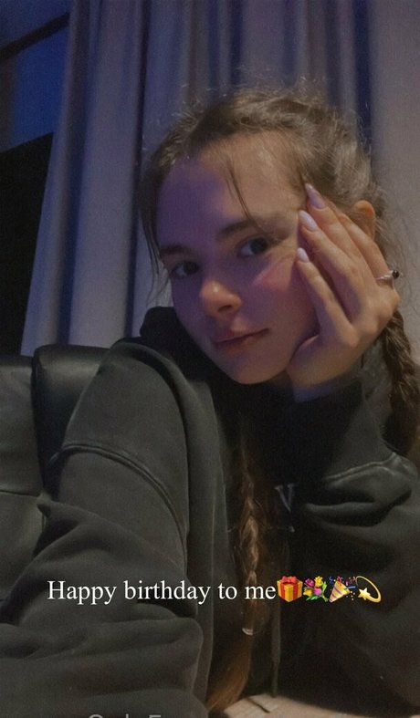 Apofigeaa onlyfans naked leak