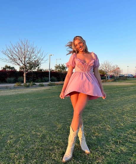 Brynn Rumfallo onlyfans sextape