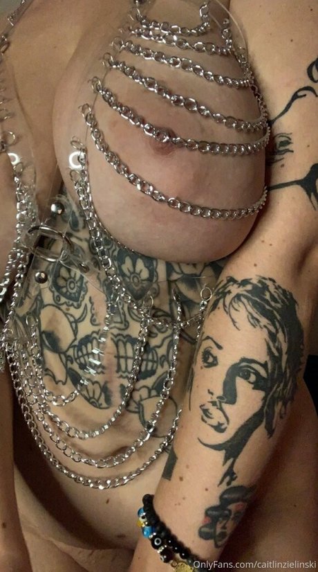 caitlinzielinski onlyfans nude tits