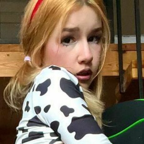 Urlilloli Profile pic