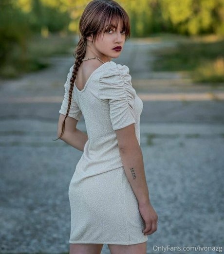 Ivonazg onlyfans ass