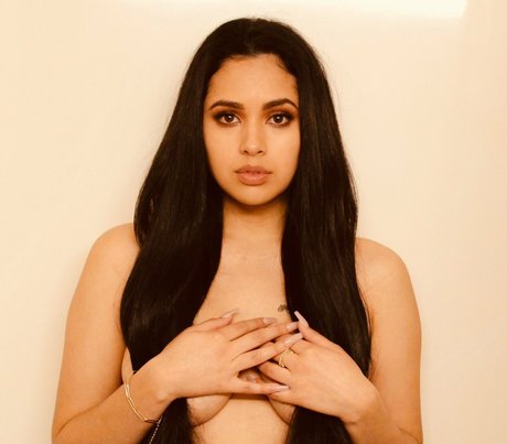 Jasmine Villegas topless onlyfans
