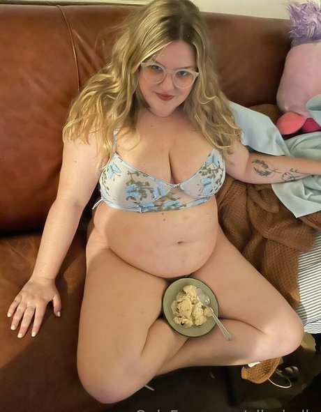 ellesbelly onlyfans leaks