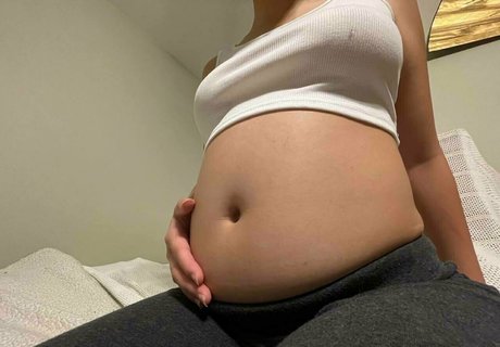 asianbellygirl Profile pic