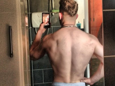 Muscle Adam onlyfans nudes leaks