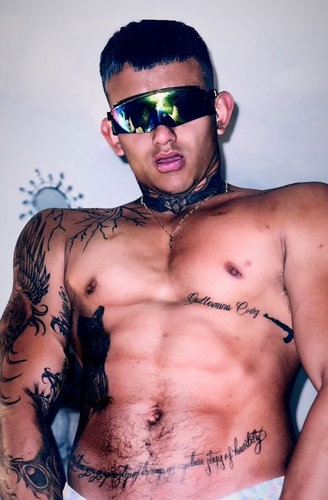 Dylan L pez_ naked only fans