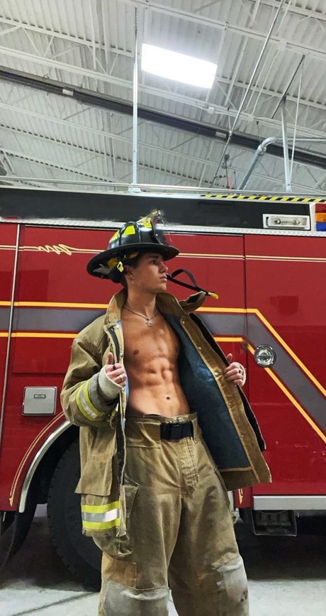 Gavin Kernstine sex onlyfans