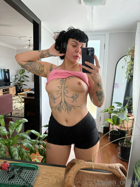 _DYLAN 4 FREE_ onlyfans model photos