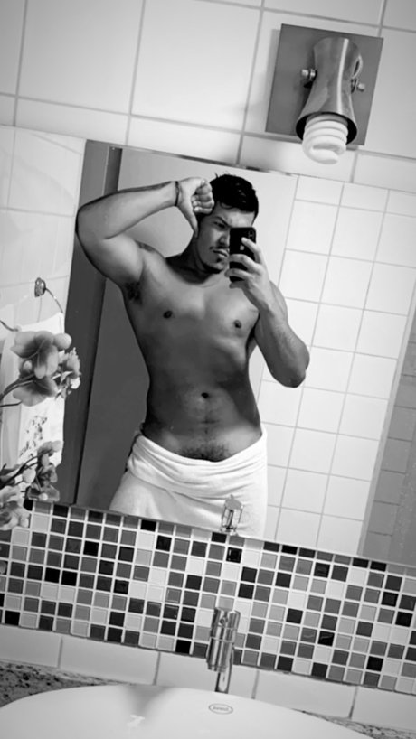Felipe Loyal onlyfans nude leaks