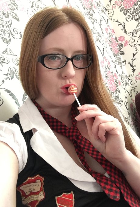 Scottish Cougar onlyfans leaked dirtyship