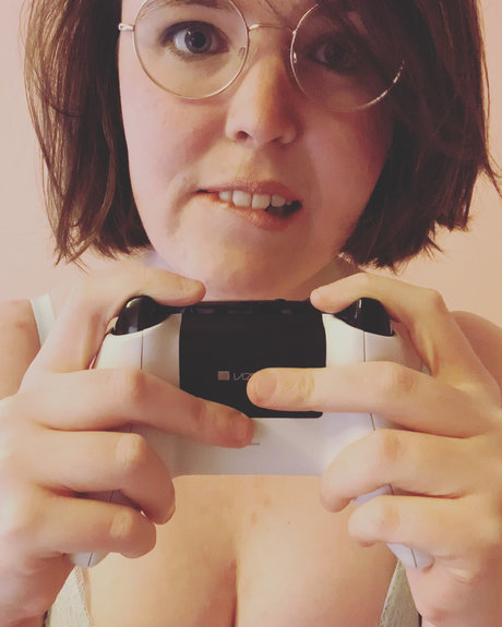 Gal on Games onlyfans sex