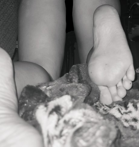 EMMA S FEET LAND onlyfans leak ass