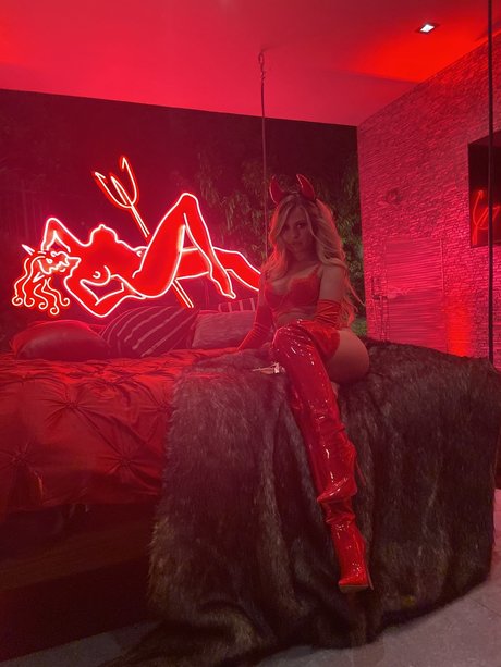 Emma Tyrell onlyfans nude pictures