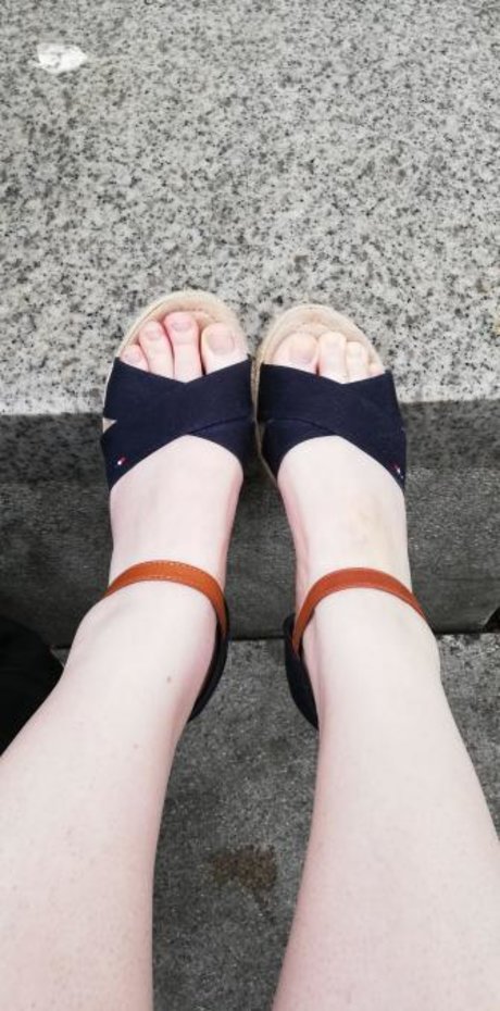 FeetSusi onlyfans model images