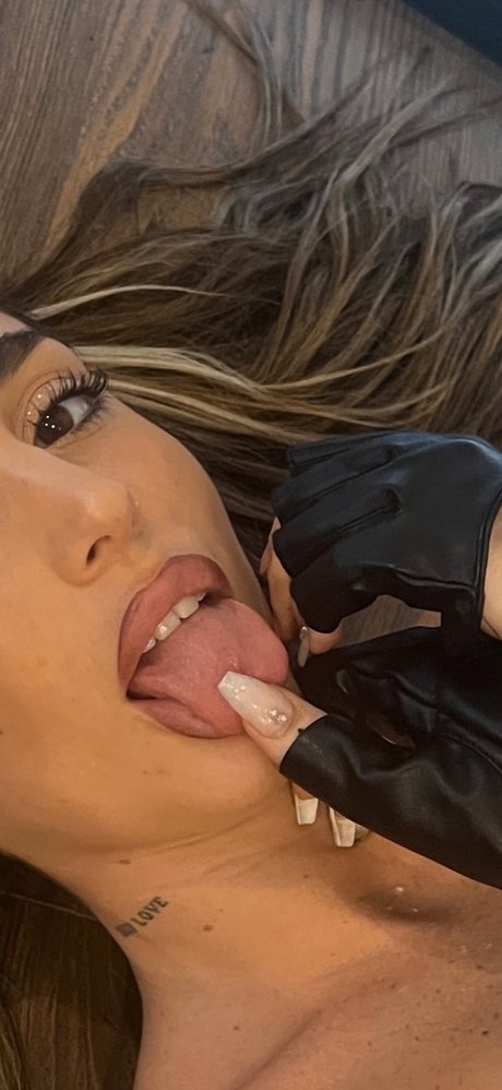 Naissha ass onlyfans