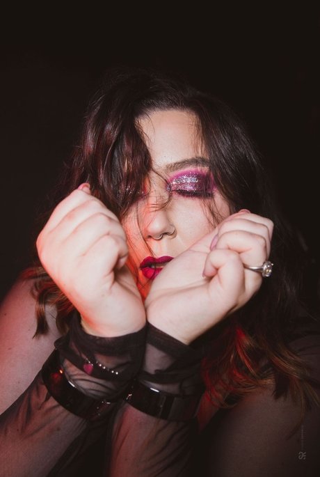 Emza Amour onlyfans leams