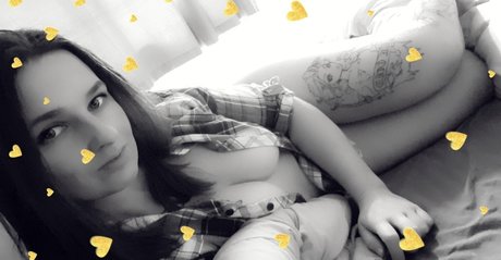 Curvie Emma onlyfans leakes