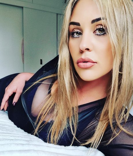 Elizabeth Lovec1 onlyfans model photos