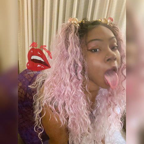 Mz Sucktion onlyfans public photos