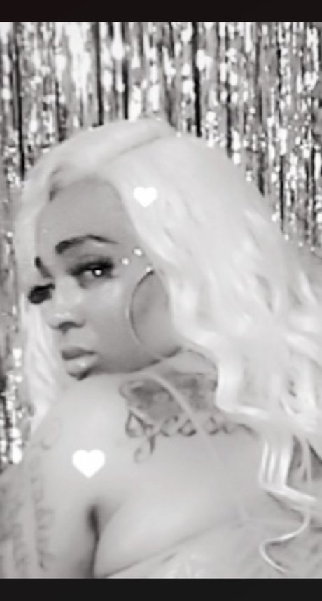 Paradise Peaches onlyfans photos