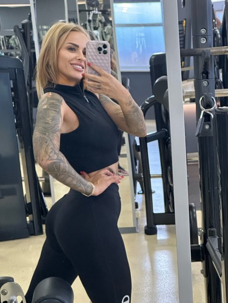 Naomi Star VIP_ only fans photos