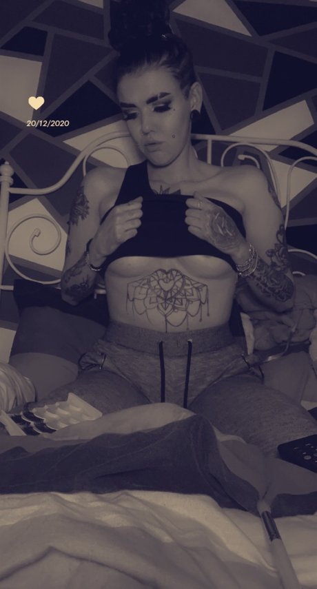 NaomiHufton only fans review