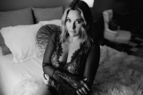 Courtney Shults onlyfans fuck