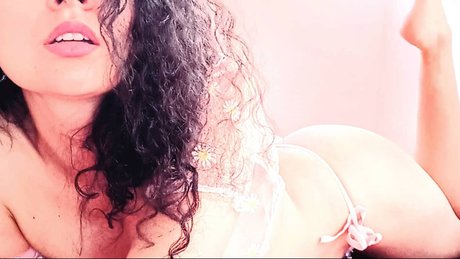 Colombian Bunny topless onlyfans