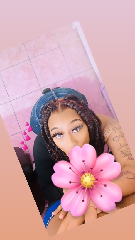 NaturalBaddie sextape onlyfans