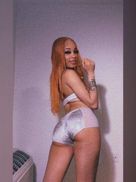 DALLAS THE Petite Queen_ onlyfans model