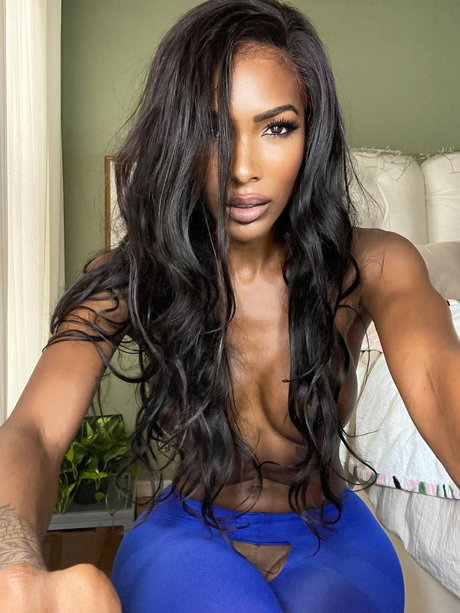 Natassia Dreams onlyfans tits